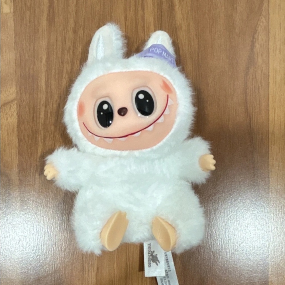 POP MART White Furry Plush Monster Keychain - Picture 1 of 7